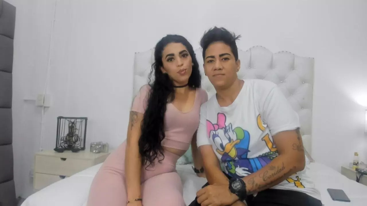 View LupeAndJulia Fuck Vids and Pics