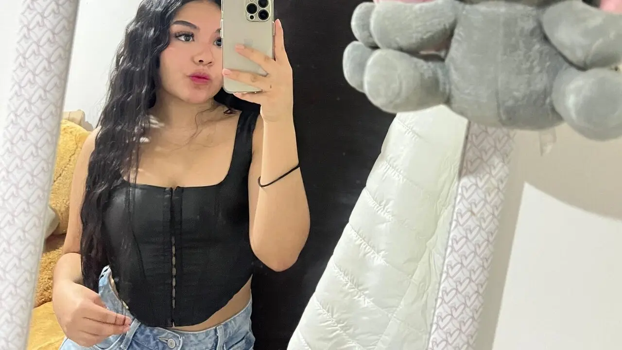 View AntonellaRay Fuck Vids and Pics