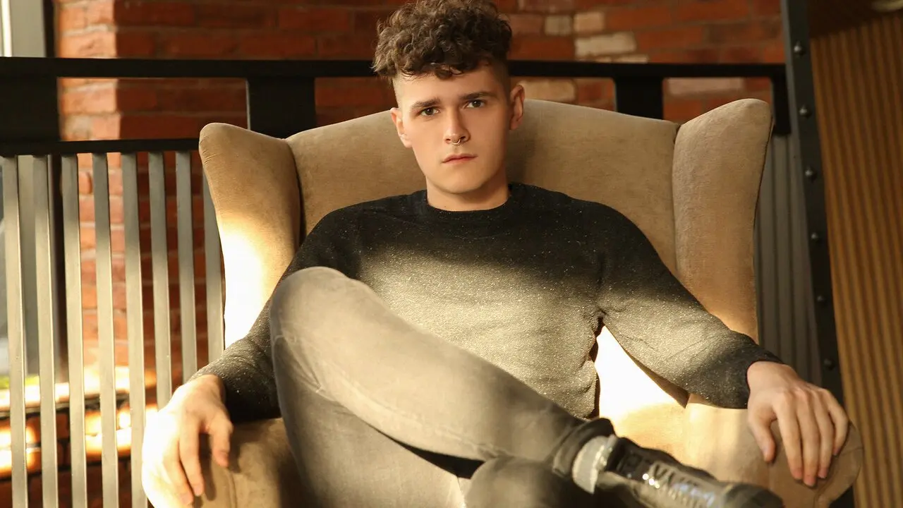 View FlashWallis Fuck Vids and Pics