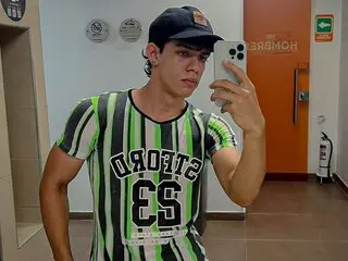 View HenrySenni Fuck Vids and Pics