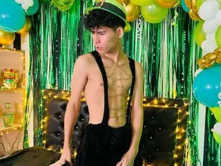 View JacksonBravo Fuck Vids and Pics